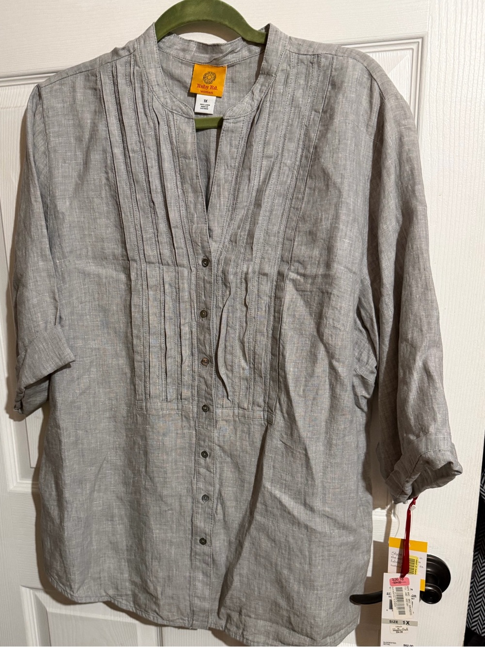 Ruby Red Women 1X Gray Solid Linen Woven V-Neck 3/4 Sleeve Button Blouse NWT